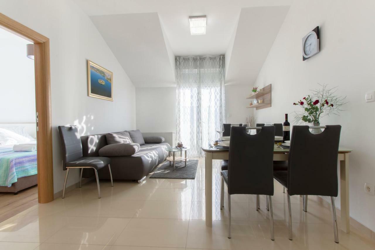 Apartmani Skelin***/**** Kaštela Exterior foto