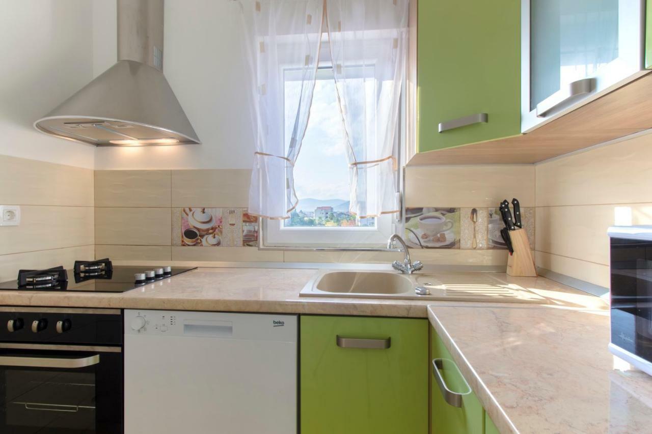 Apartmani Skelin***/**** Kaštela Exterior foto